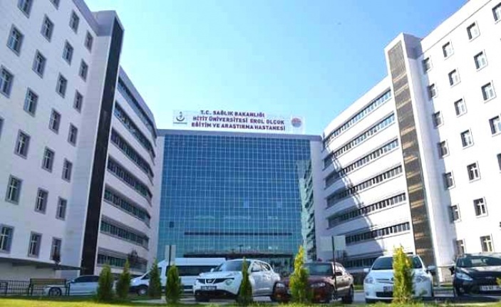 Hasta yakınları Hitit Üniversitesi Erol Olçok Eğitim ve Araştırma Hastanesi'nde tıbbi sekreteri darbetti!