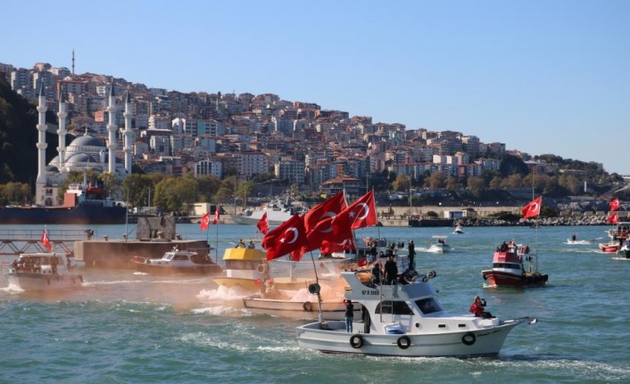 Zonguldak'ta 29 Ekim Bayramı hem karadan hem denizden kutlanıyor!