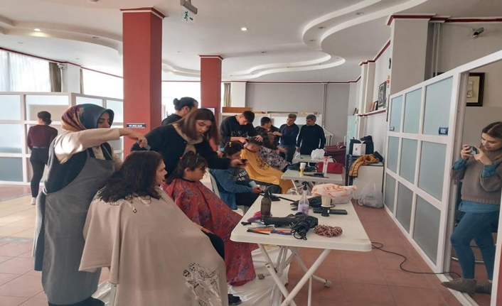 Sungurlu'da engelli vatandaşlar ücretsiz tıraş oldu